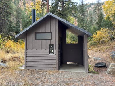 Vault Toilet (near sites 1–3)