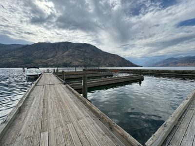 Floating dock at Mitchell Creek Campground