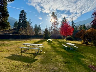 Picnic area at Twenty-Five Mile Creek State Park