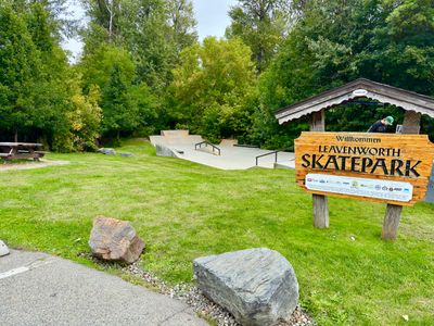 Leavenworth Skatepark sign and ramps at Enchantment Park