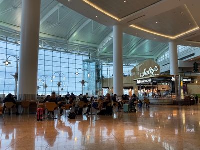 Seattle airport main terminal dining area