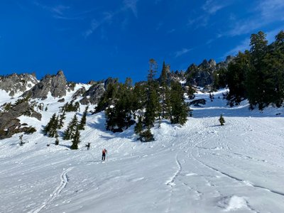 Skinning up Chikamin Peak