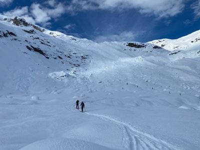 Skinning up the valley