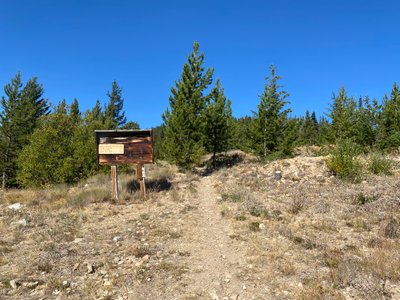 Start of Devil's Backbone Trail