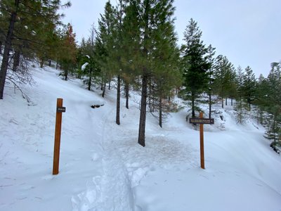 Well marked dead end trail