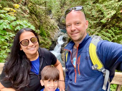 Family photo on the Twin Falls Bridge
