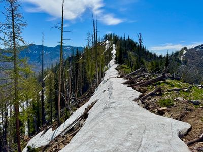 Ridge between Ferry and Uno Peaks